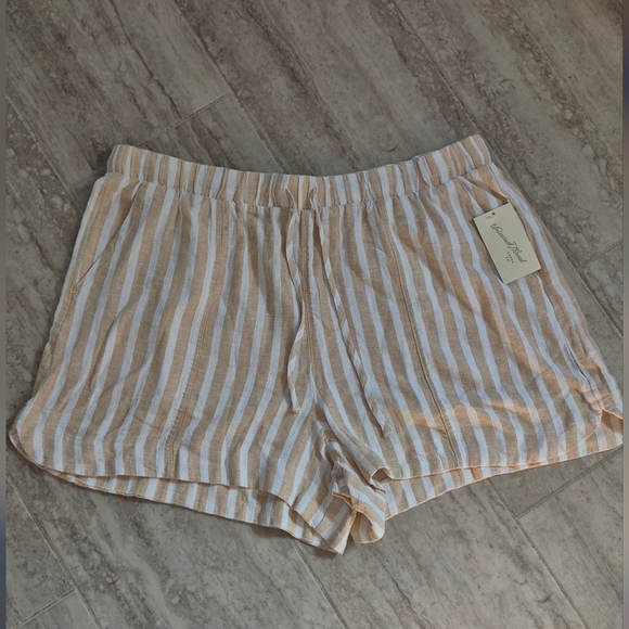 Universal Thread Pants - Striped Linen Shorts in Beige and White